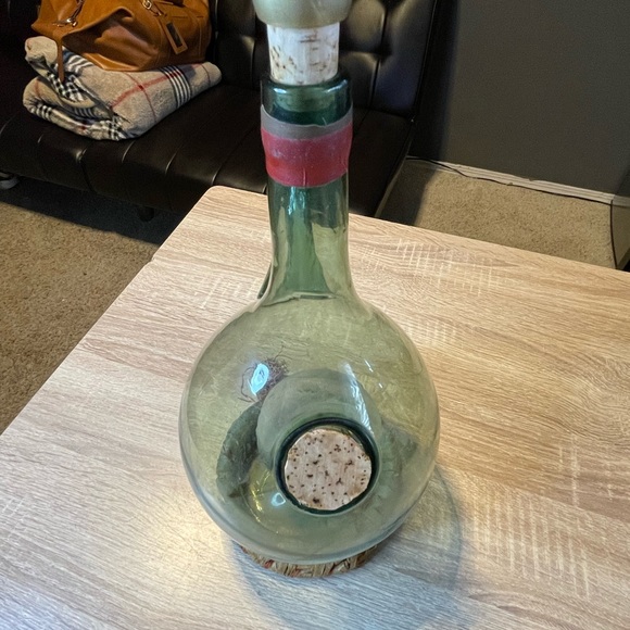 Italian hand blown wine decanter - Picture 10 of 11